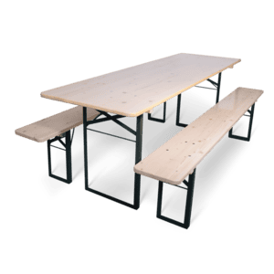 Statafel met banken voor evenementen en feesten, ideaal voor catering en bijeenkomsten.