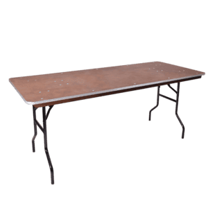 Robuuste houten tafel voor evenementen en feesten in België.